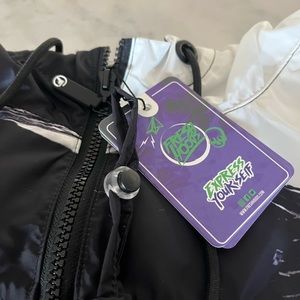 New! Fresh hoods black and white windbreaker.